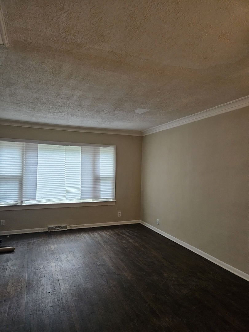 8022 S Manistee Avenue, Chicago, IL 60617