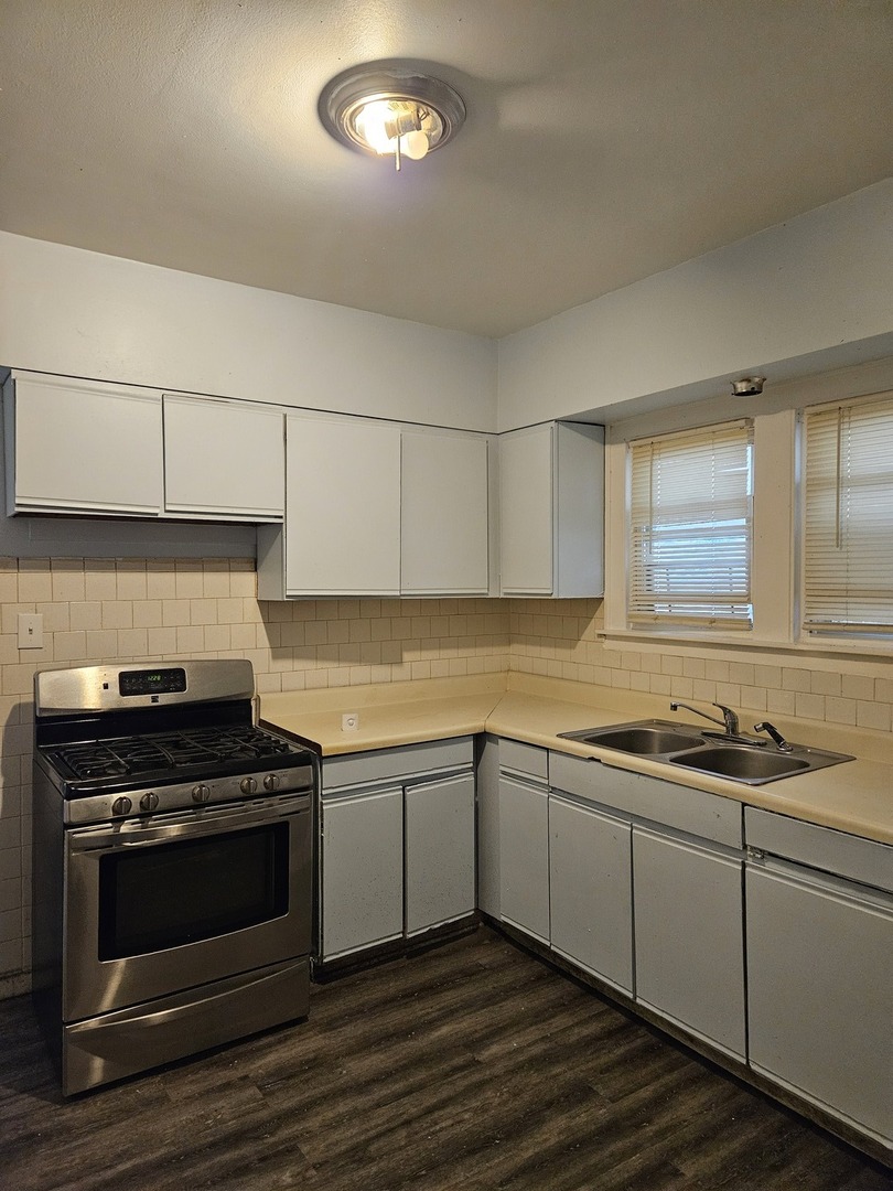 8022 S Manistee Avenue, Chicago, IL 60617