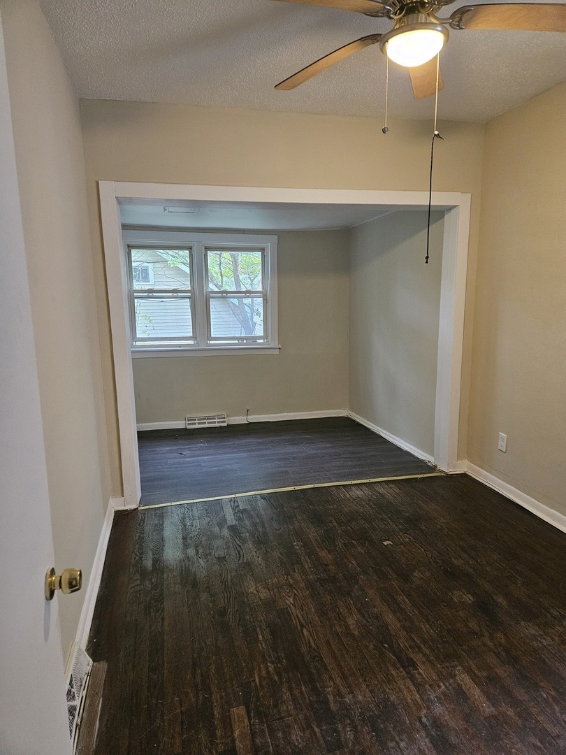 8022 S Manistee Avenue, Chicago, IL 60617