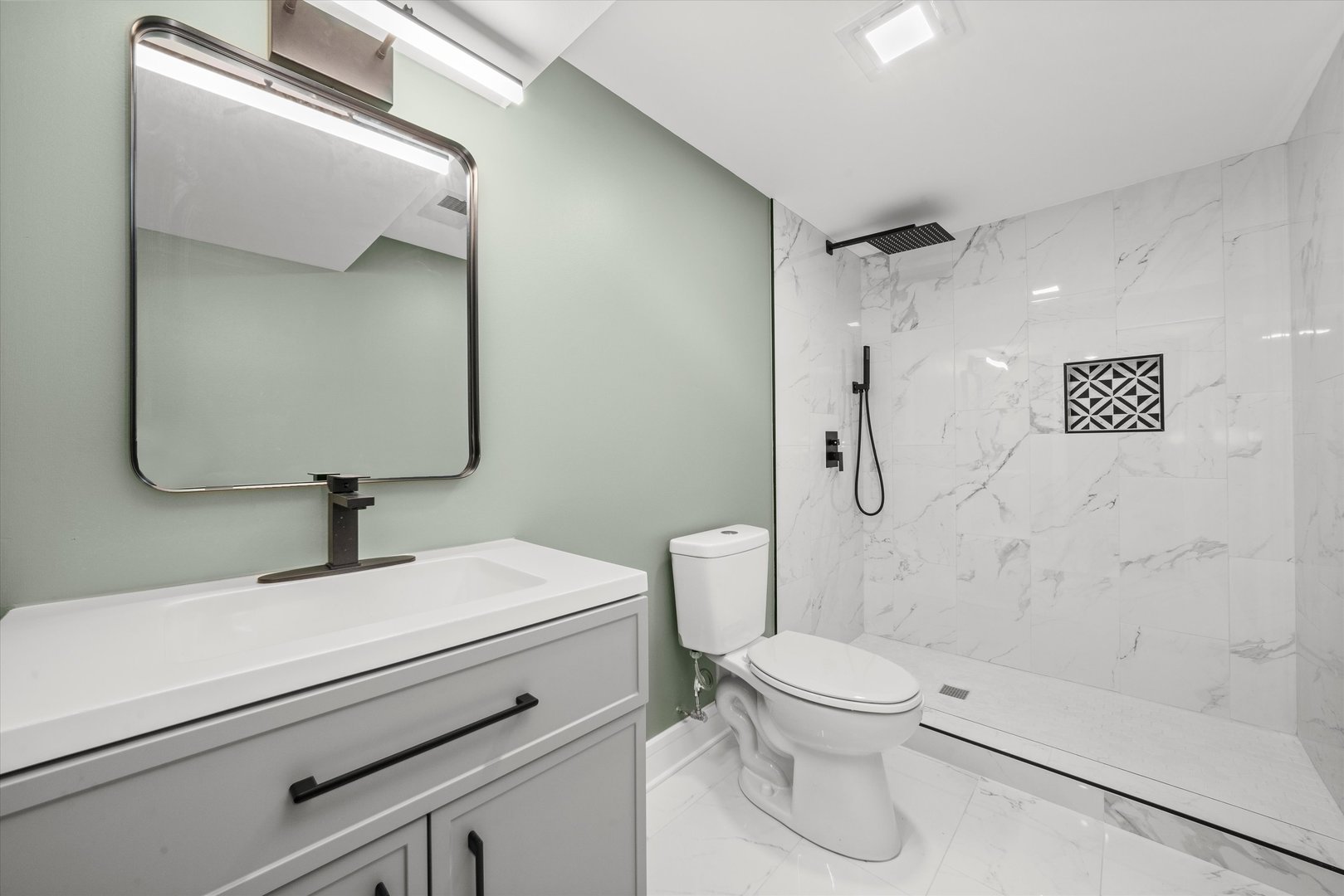 10129 S Indiana Avenue, Chicago, IL 60628