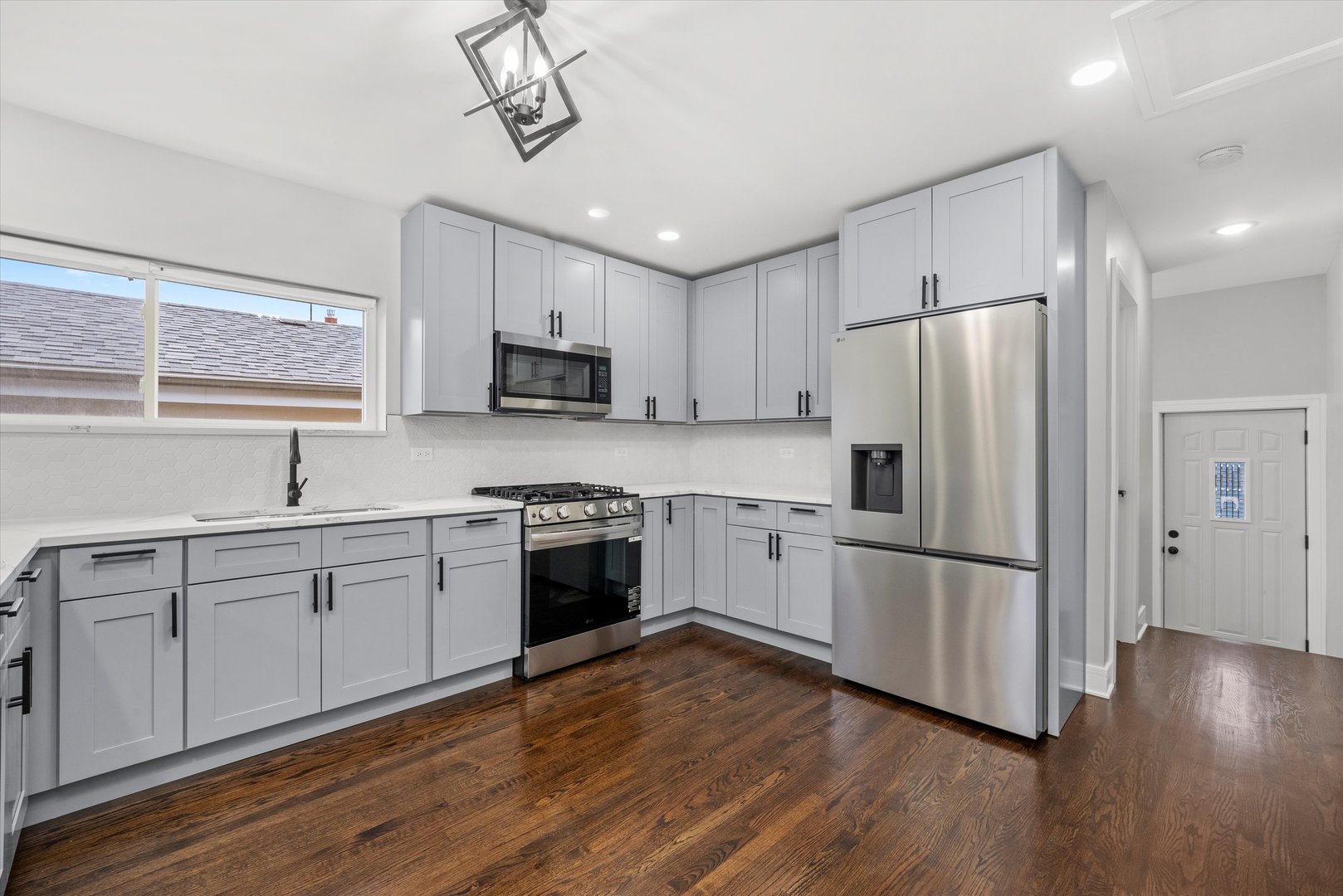 10129 S Indiana Avenue, Chicago, IL 60628