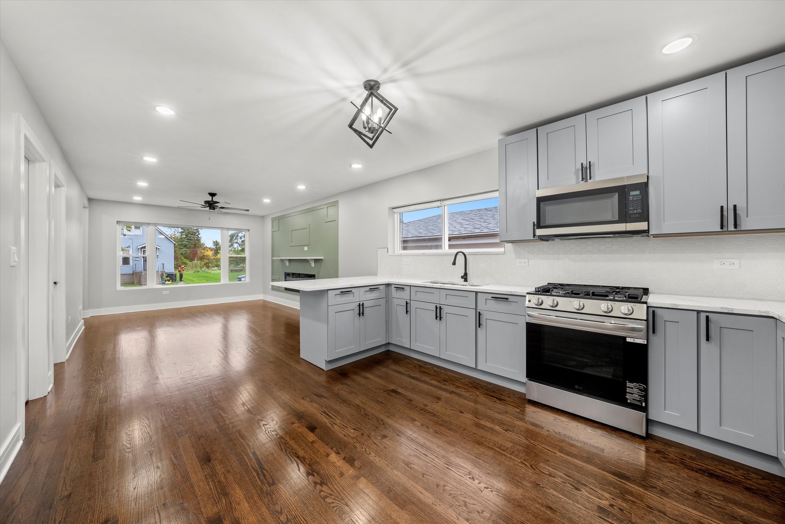 10129 S Indiana Avenue, Chicago, IL 60628