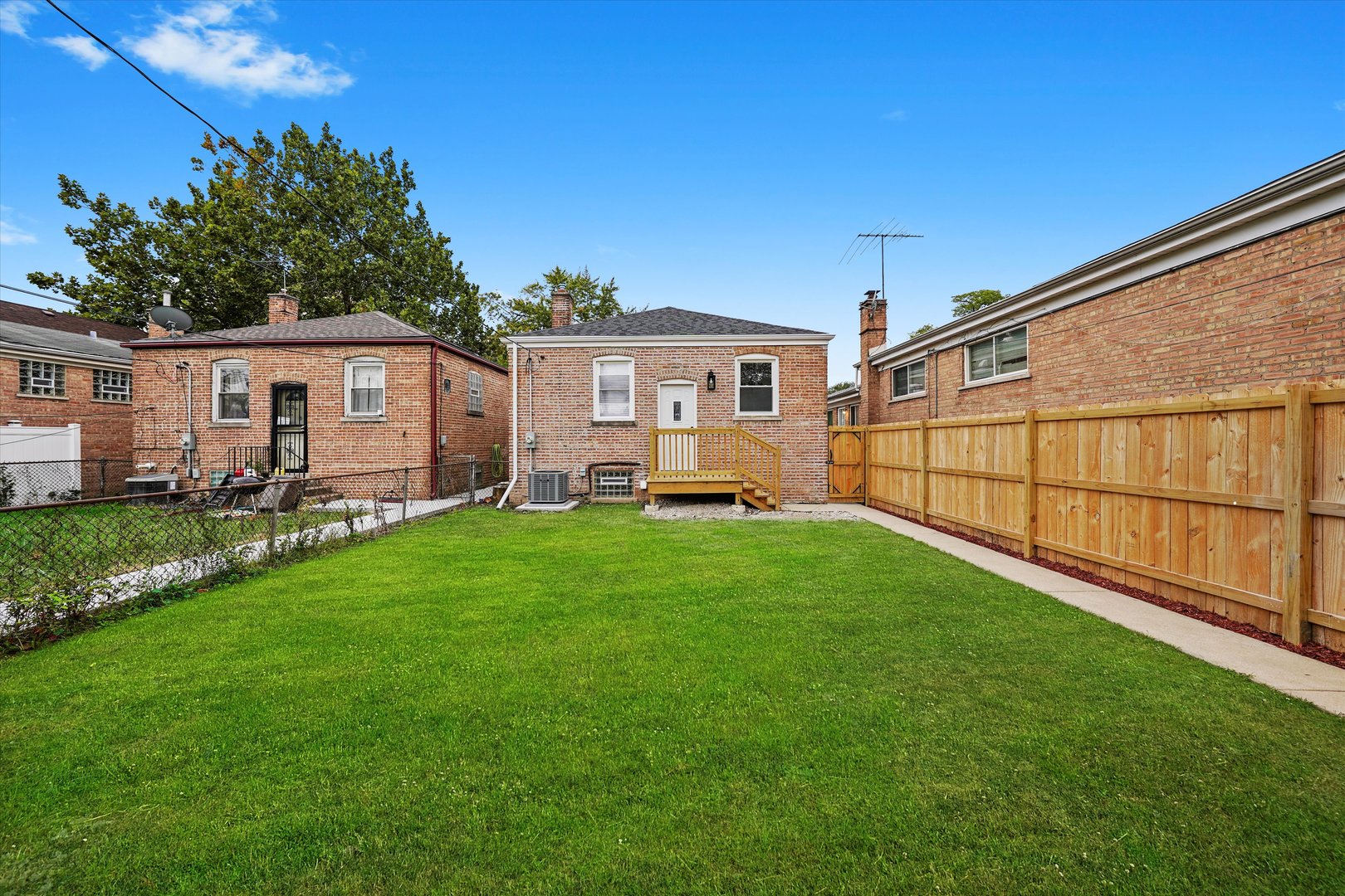 10129 S Indiana Avenue, Chicago, IL 60628