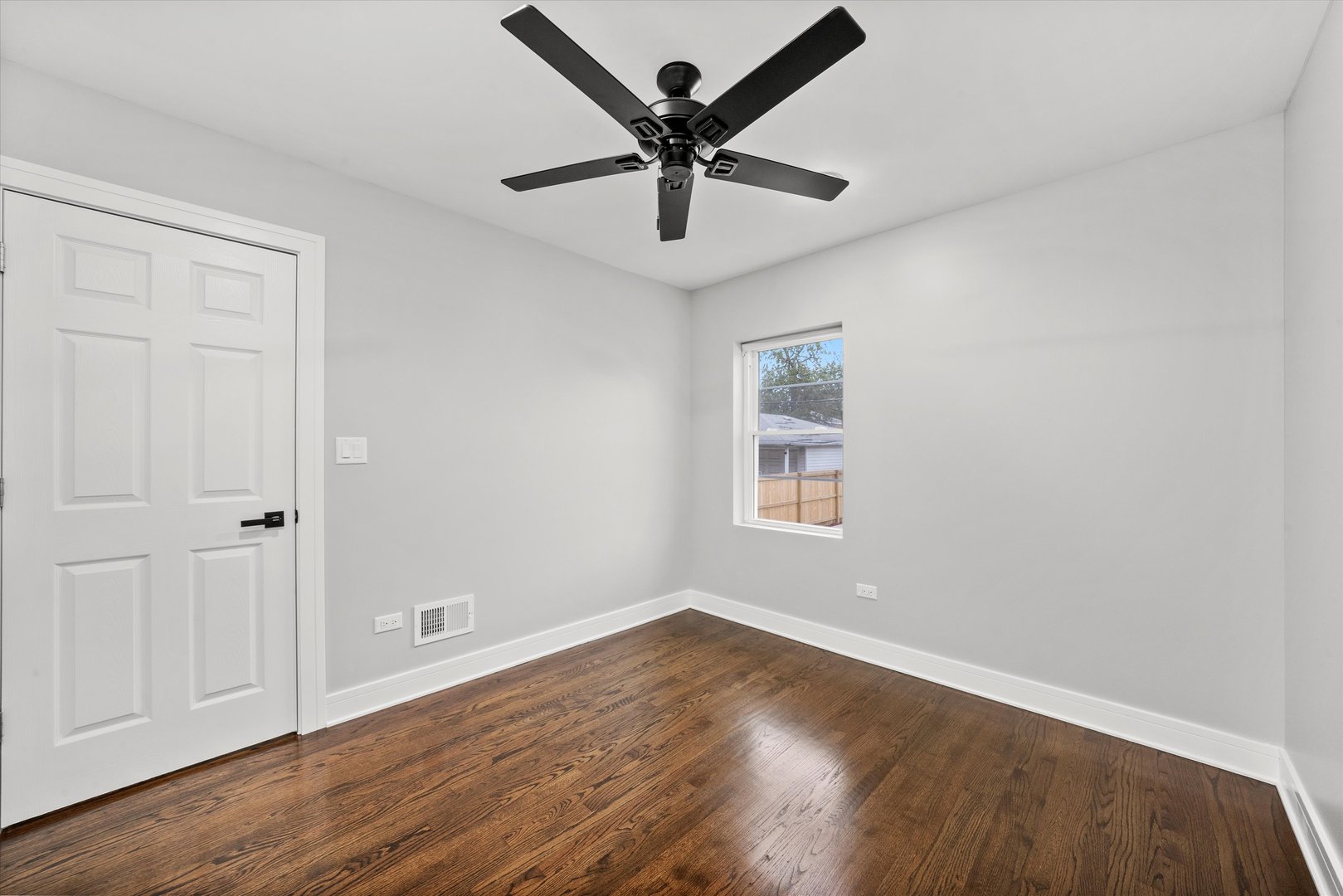 10129 S Indiana Avenue, Chicago, IL 60628