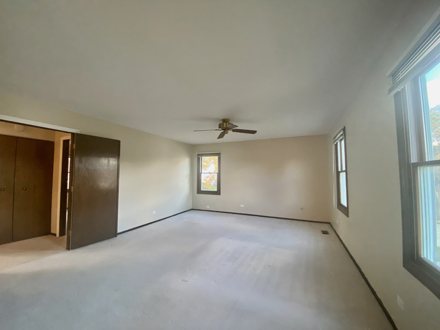 30 Wildwood Drive, Roselle, IL 60172