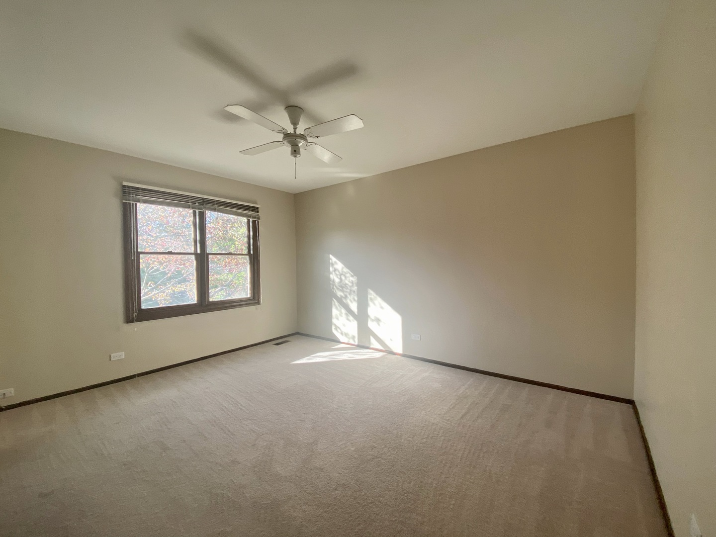 30 Wildwood Drive, Roselle, IL 60172