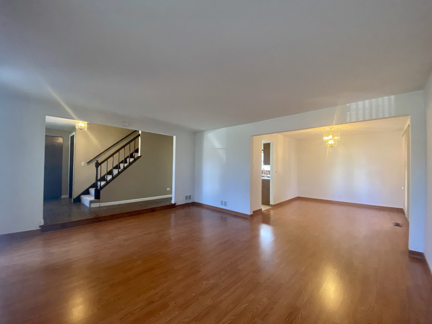 30 Wildwood Drive, Roselle, IL 60172