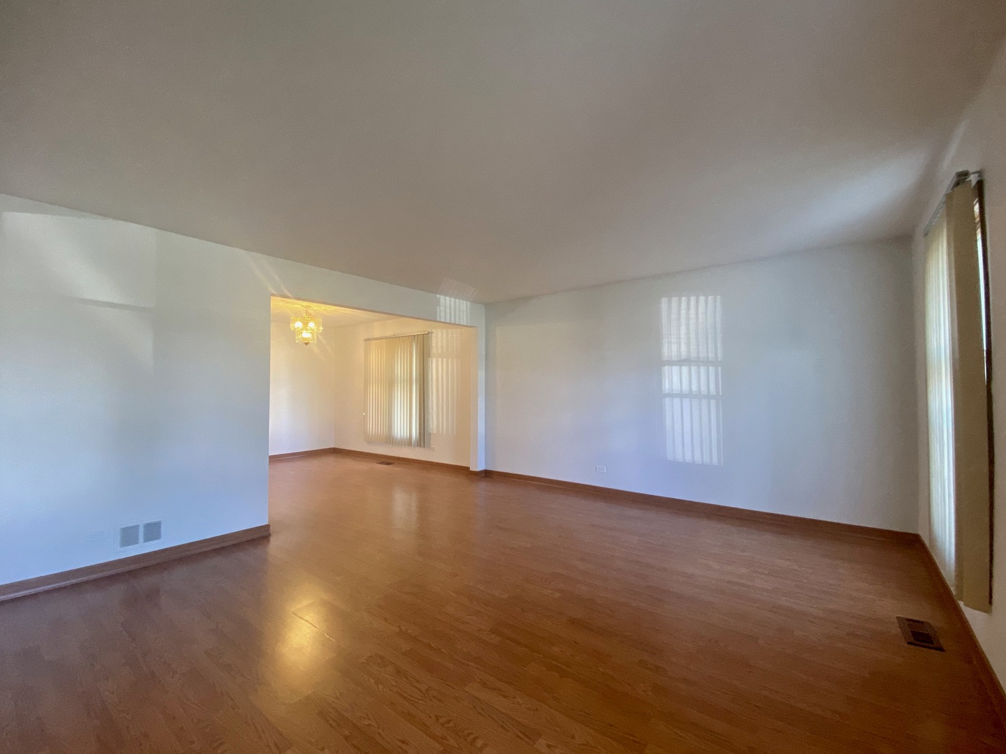 30 Wildwood Drive, Roselle, IL 60172