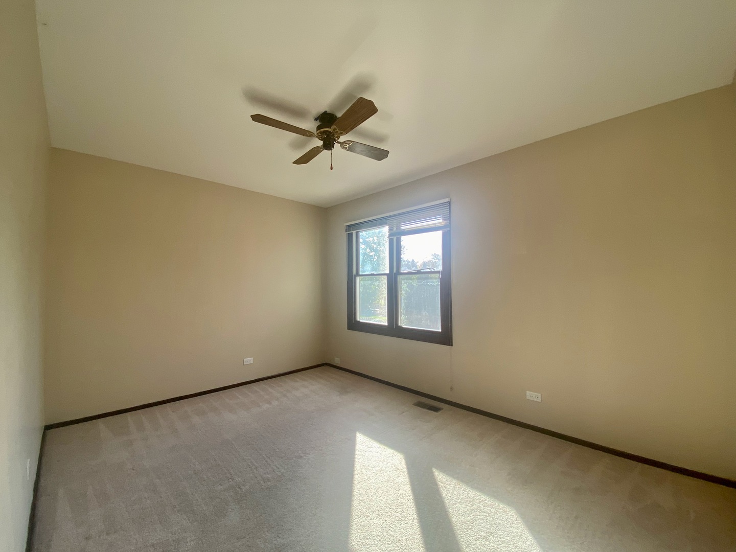 30 Wildwood Drive, Roselle, IL 60172