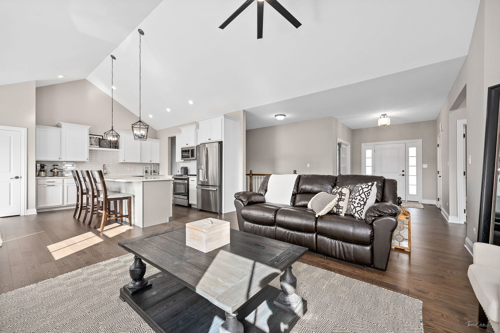 20948 Lakewoods Lane, Shorewood, IL 60404