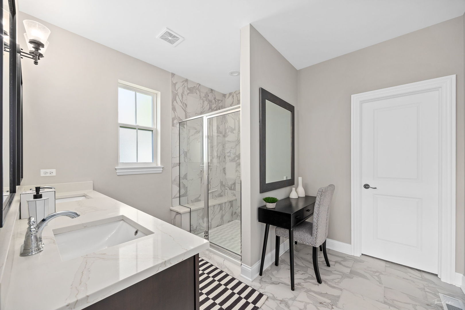 20948 Lakewoods Lane, Shorewood, IL 60404