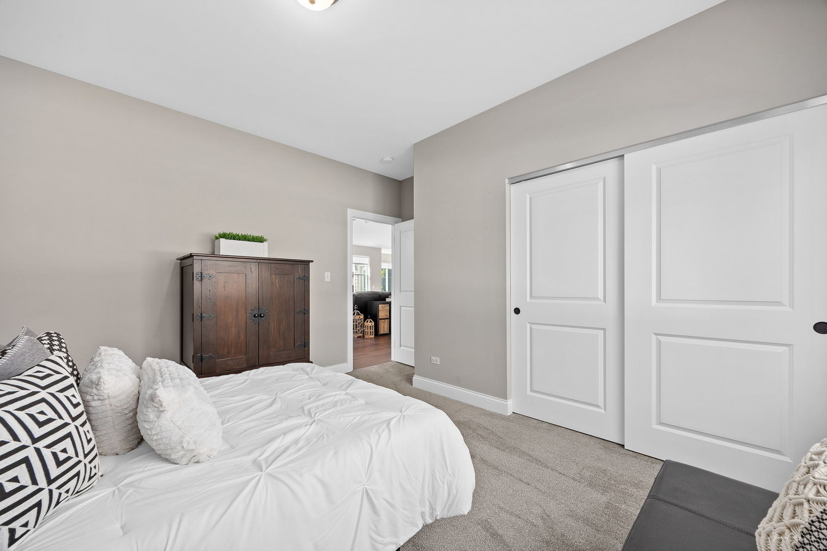 20948 Lakewoods Lane, Shorewood, IL 60404