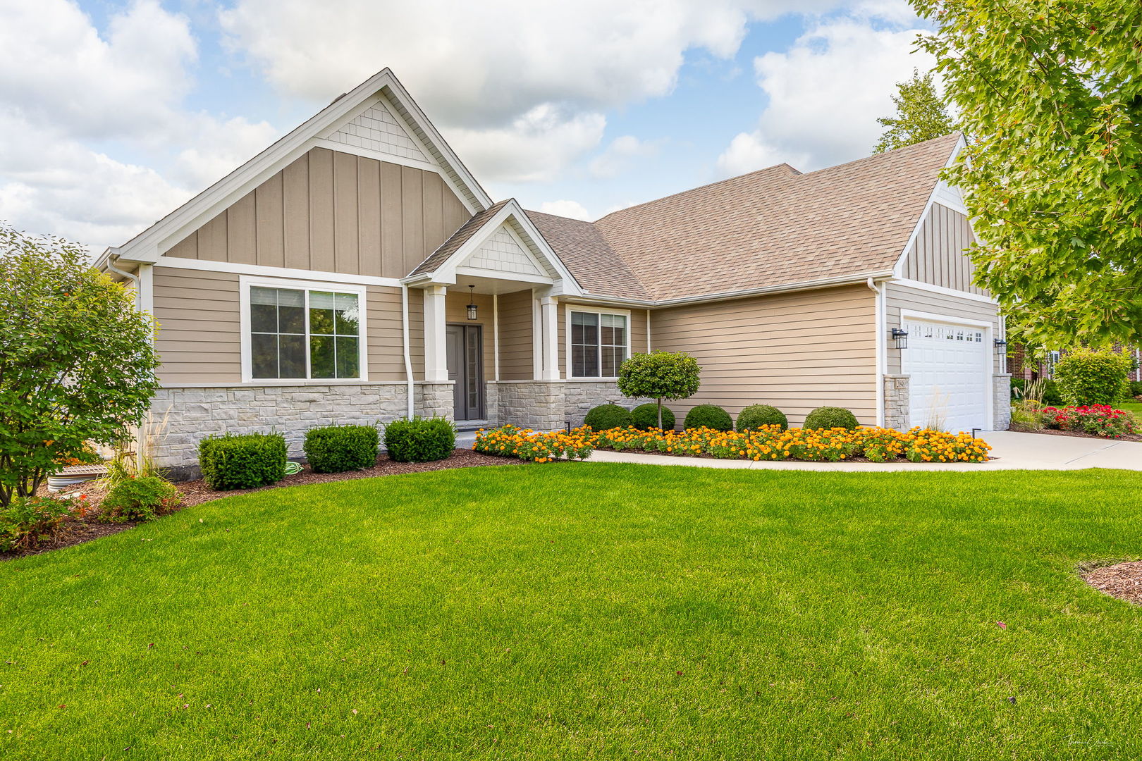 20948 Lakewoods Lane, Shorewood, IL 60404