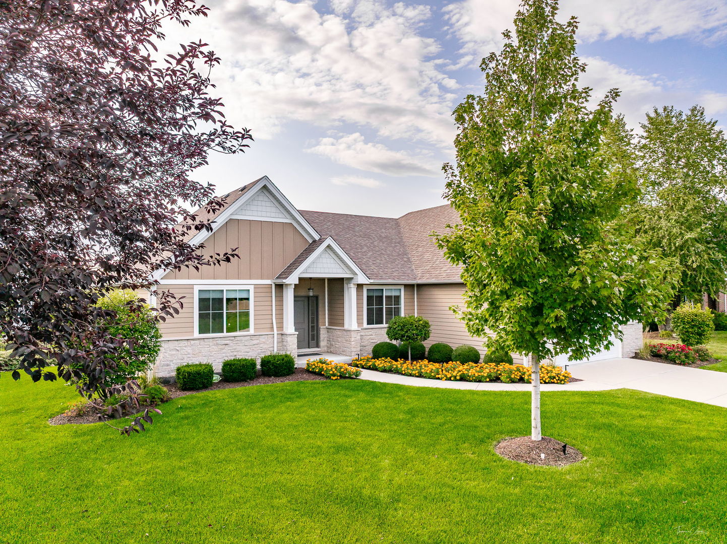 20948 Lakewoods Lane, Shorewood, IL 60404