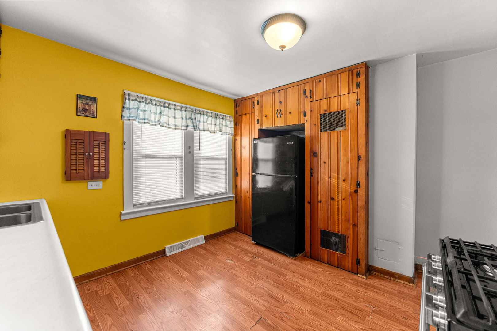 2631 W 97th Place, Evergreen Park, IL 60805