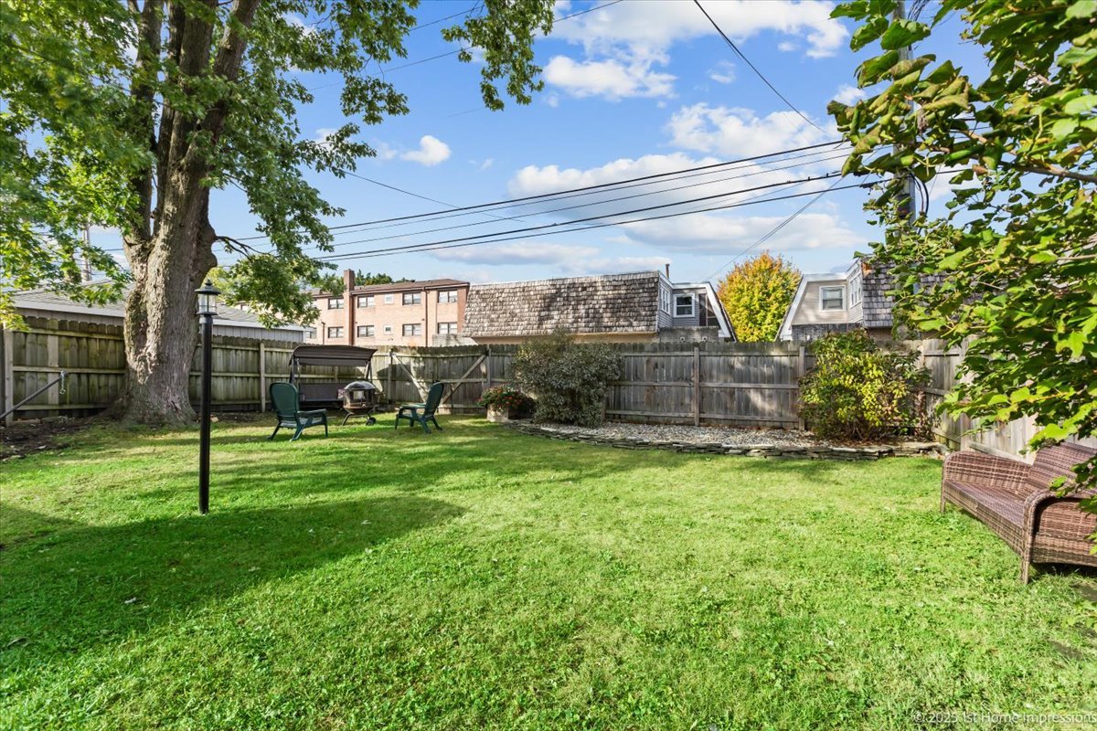 9206 S Troy Avenue, Evergreen Park, IL 60805