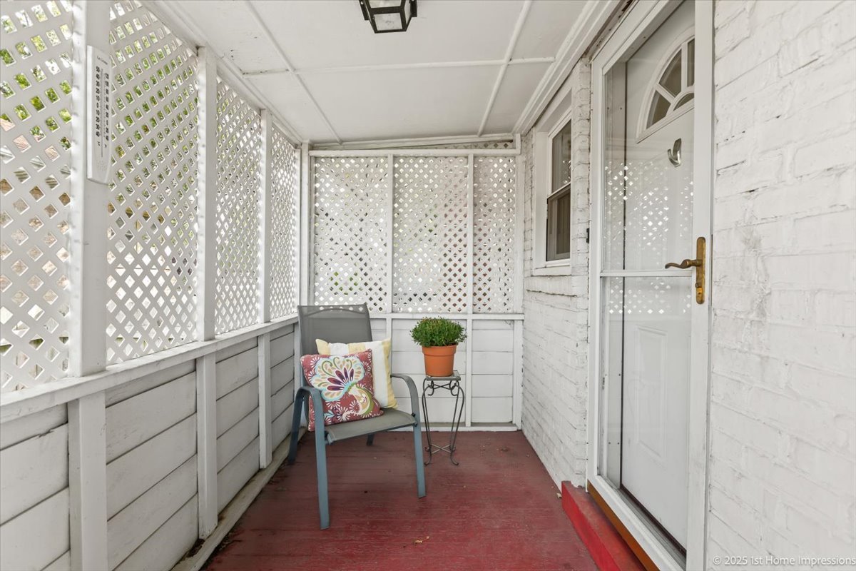 9206 S Troy Avenue, Evergreen Park, IL 60805