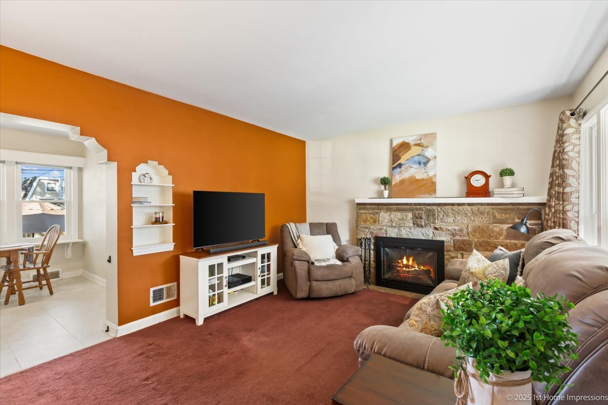 9206 S Troy Avenue, Evergreen Park, IL 60805