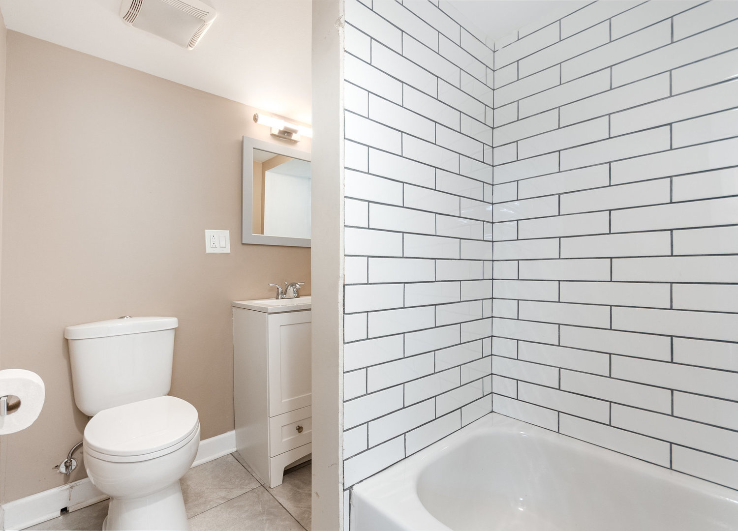 7634 S May Street, Chicago, IL 60620