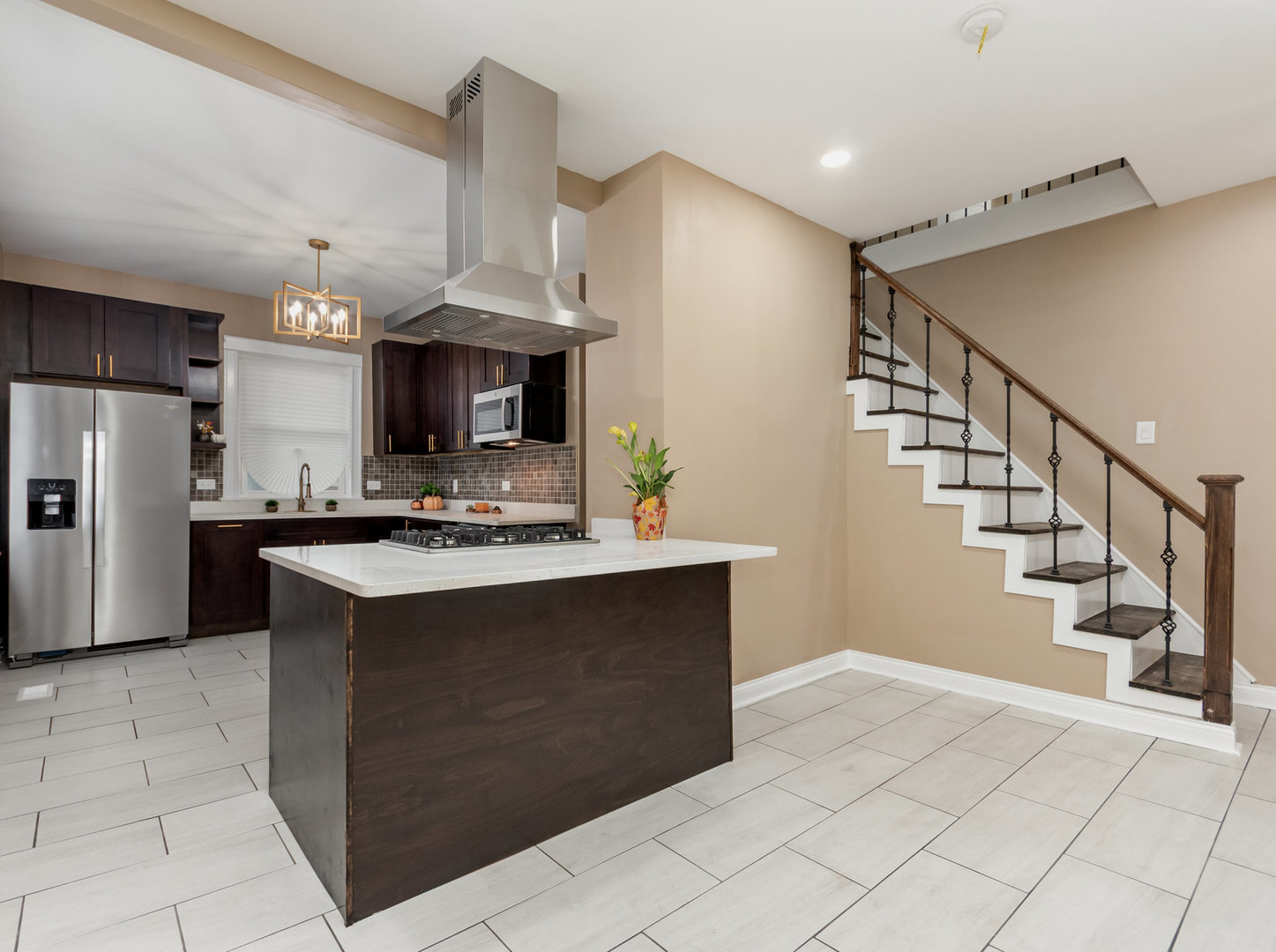 7634 S May Street, Chicago, IL 60620