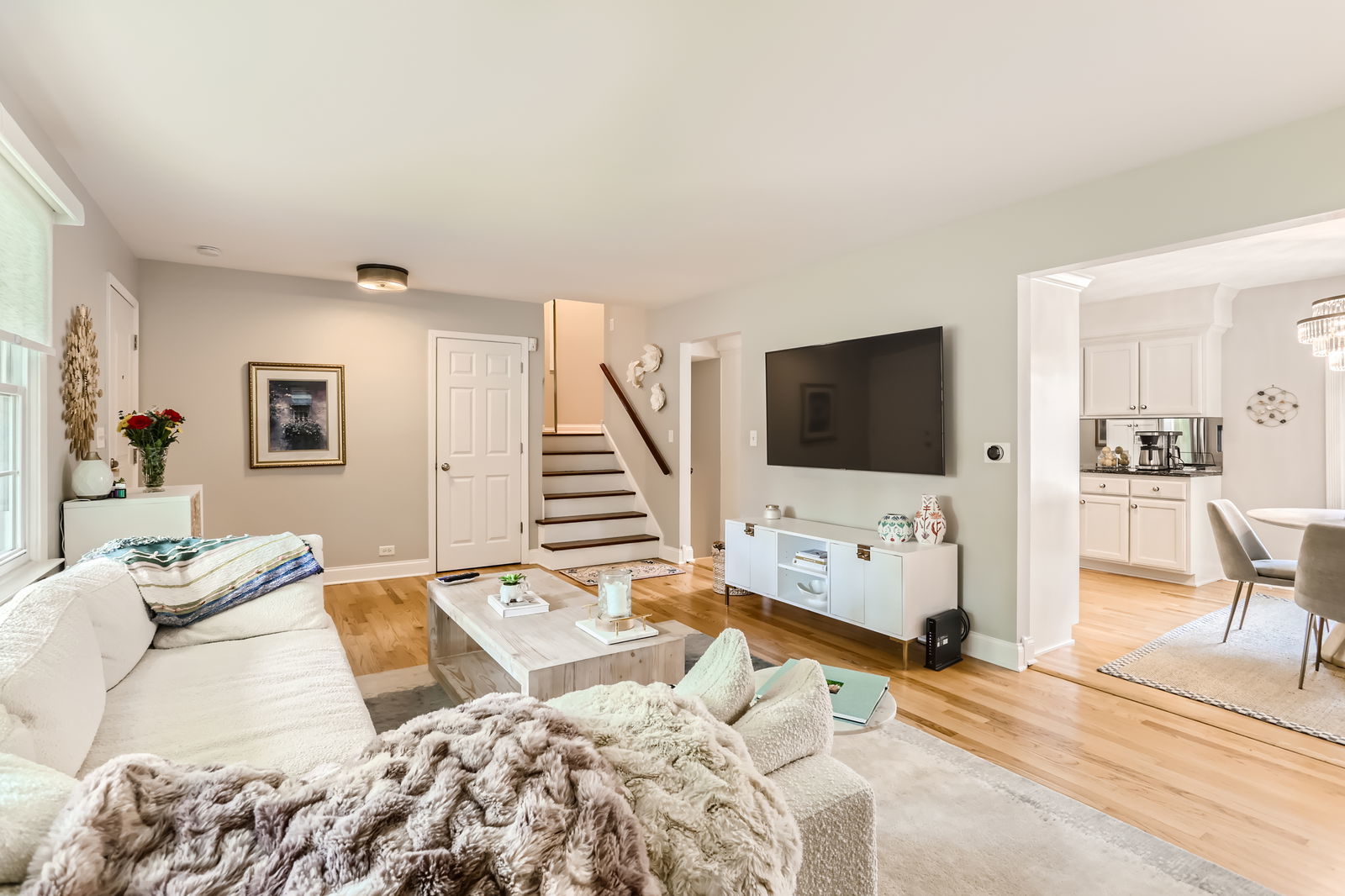 911 Lilac Lane, Naperville, IL 60540