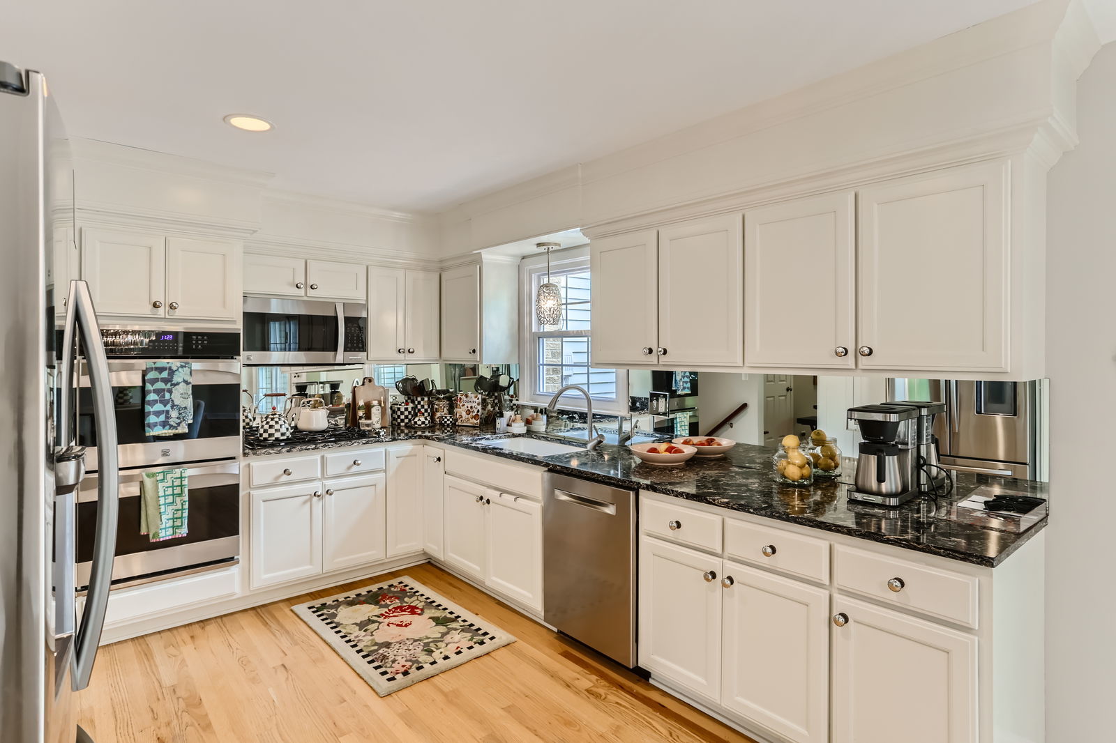 911 Lilac Lane, Naperville, IL 60540