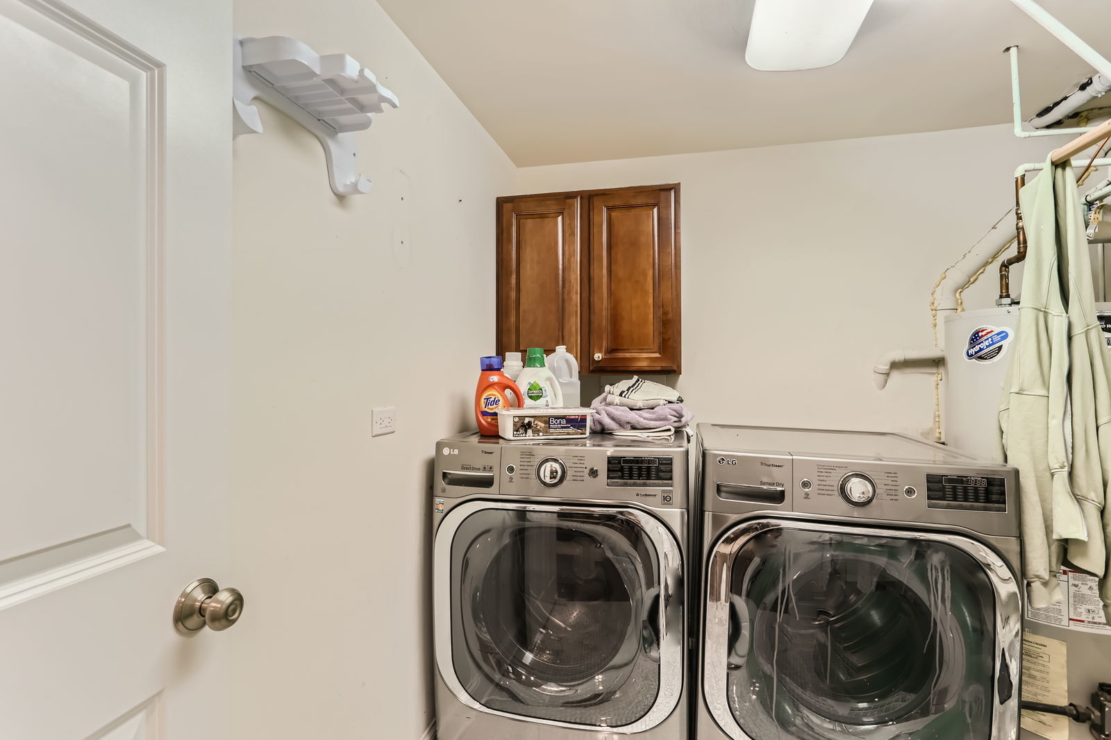 911 Lilac Lane, Naperville, IL 60540