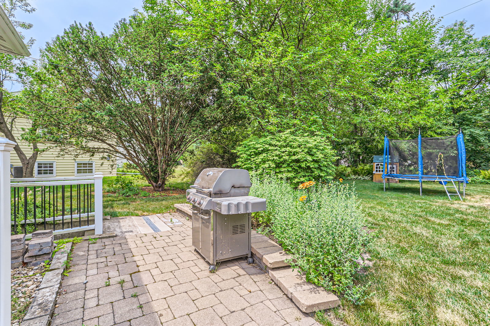 911 Lilac Lane, Naperville, IL 60540