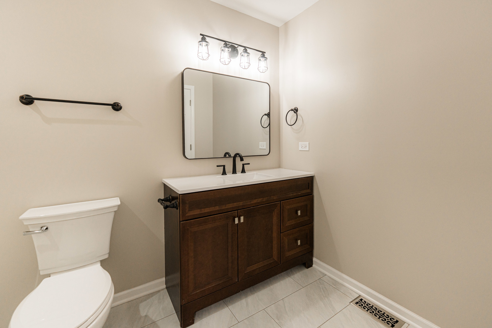 119 N Dole Avenue, Crystal Lake, IL 60014