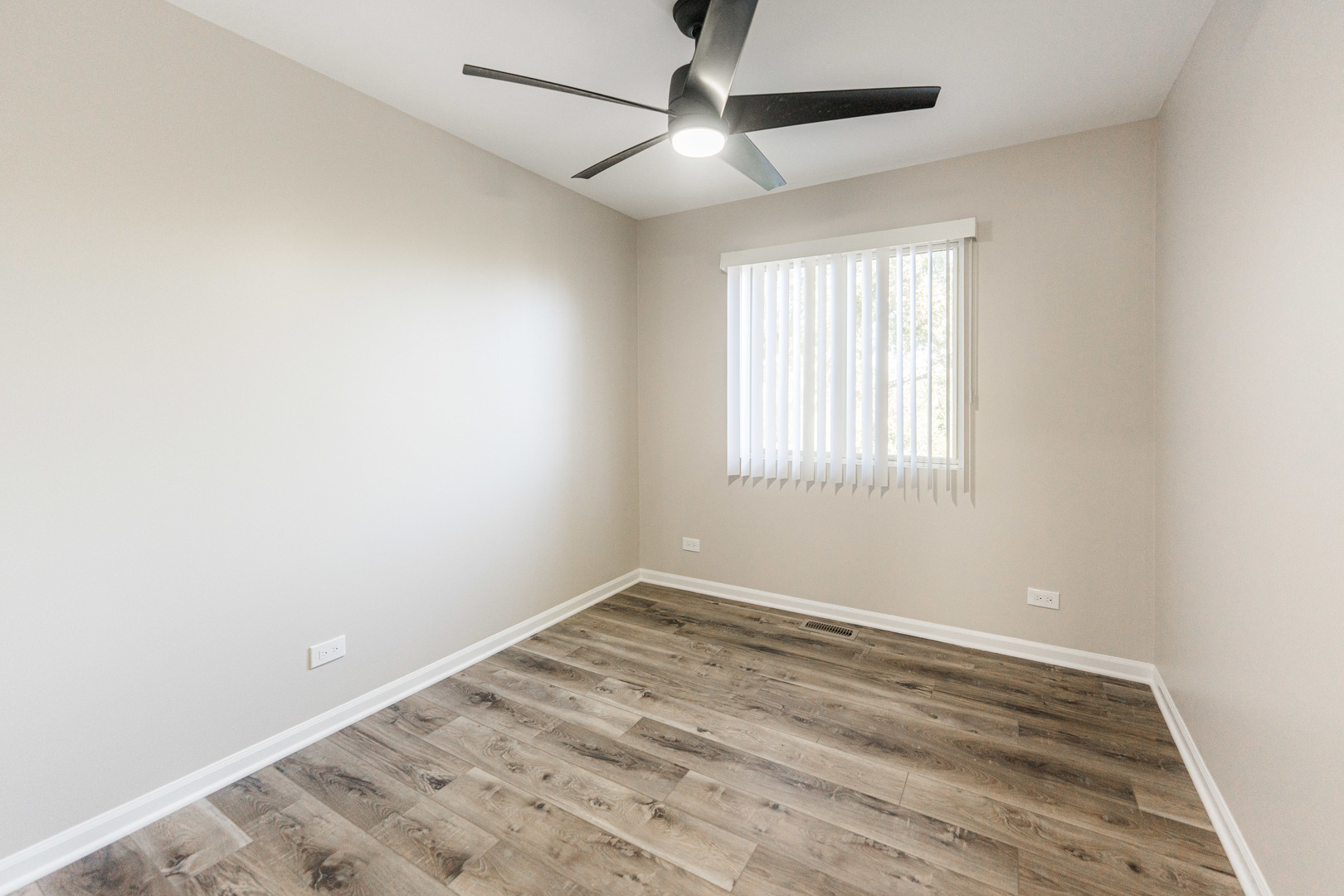 119 N Dole Avenue, Crystal Lake, IL 60014