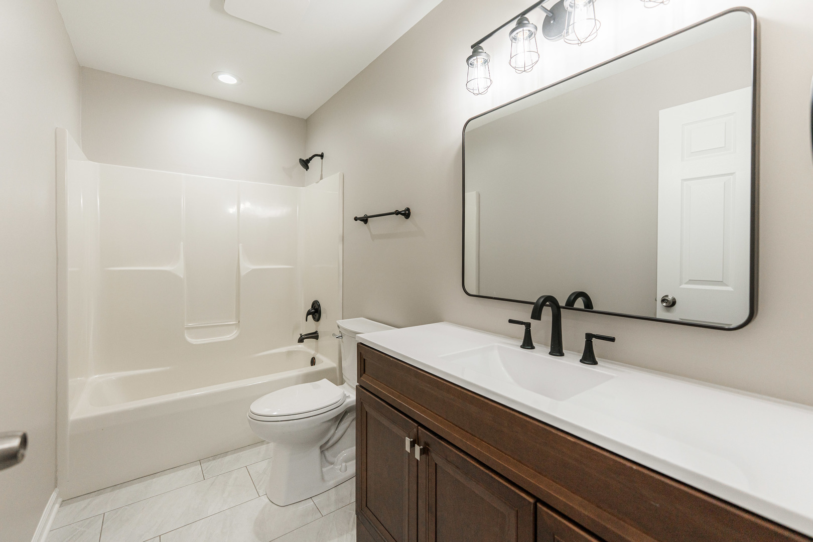 119 N Dole Avenue, Crystal Lake, IL 60014