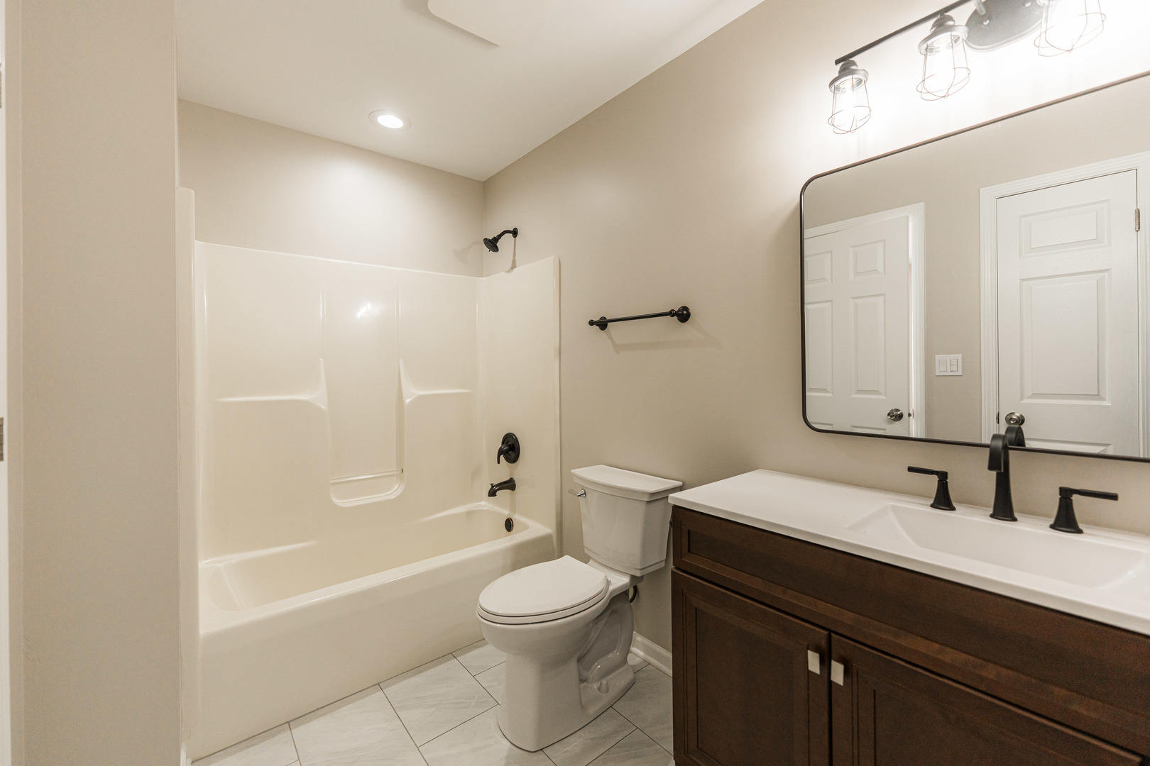 119 N Dole Avenue, Crystal Lake, IL 60014