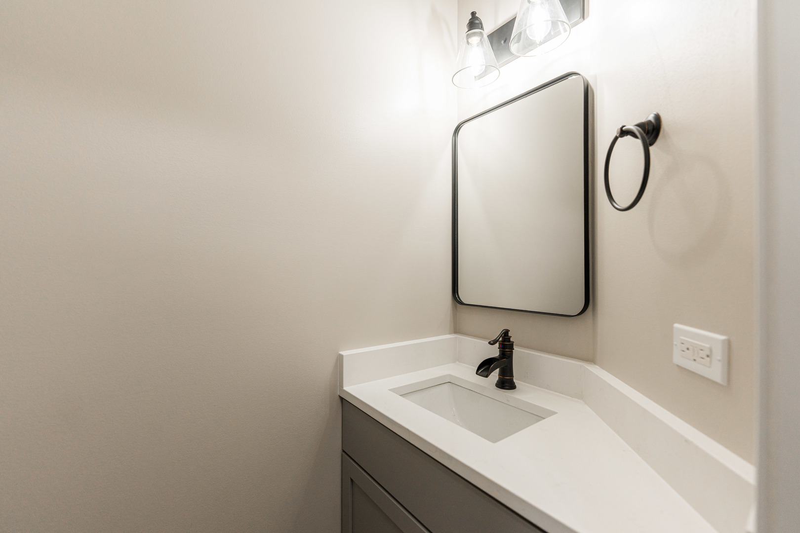 119 N Dole Avenue, Crystal Lake, IL 60014