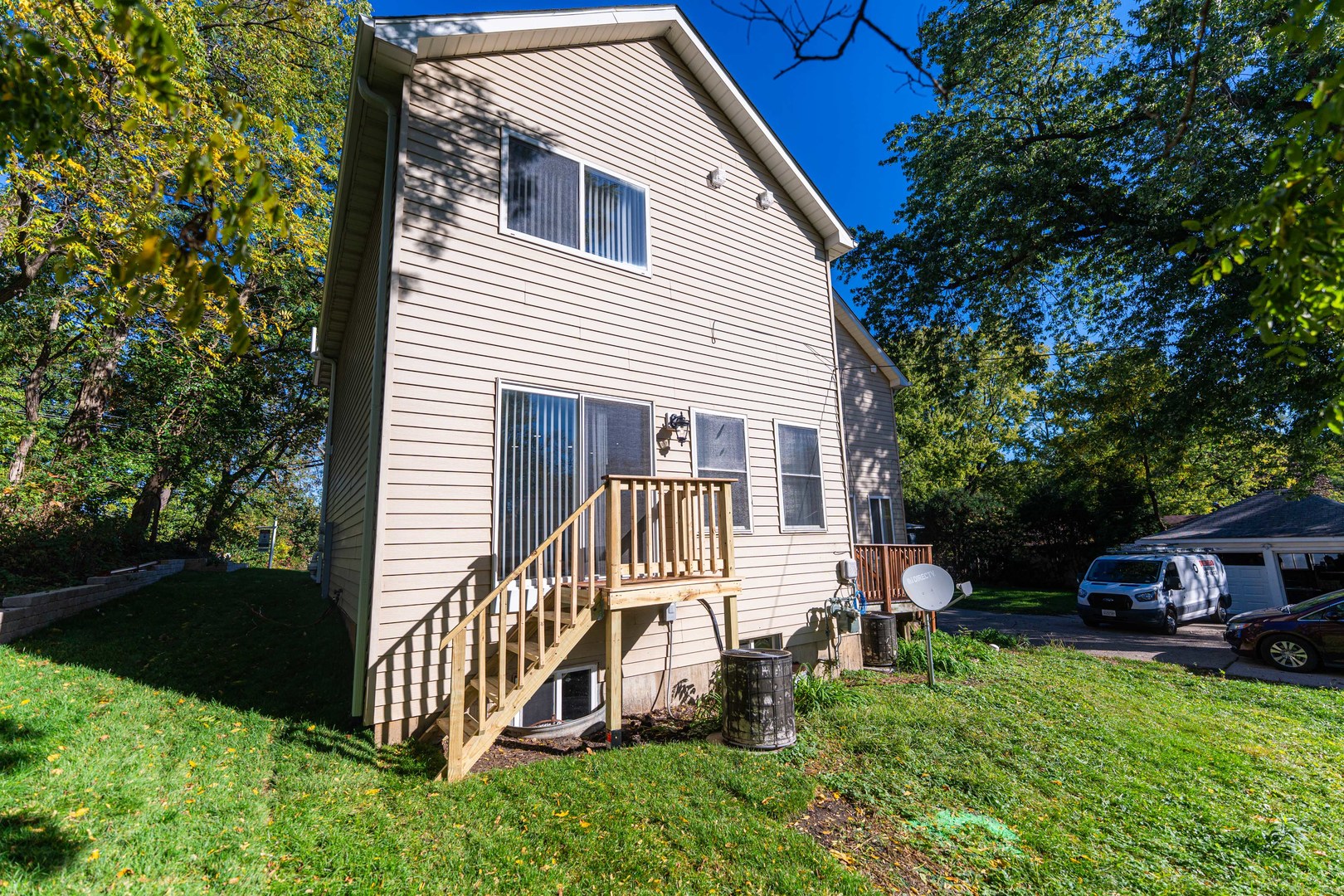 119 N Dole Avenue, Crystal Lake, IL 60014