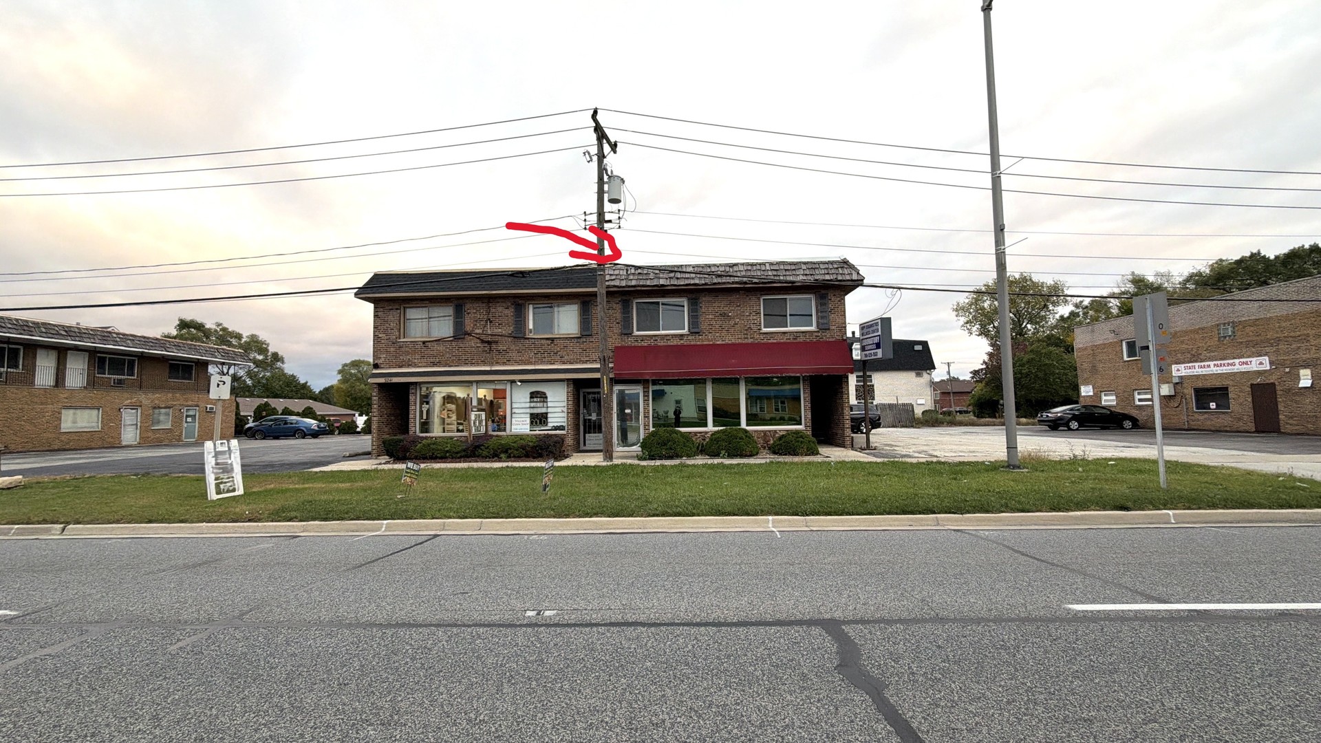9243 S Roberts Road, Hickory Hills, IL 60457