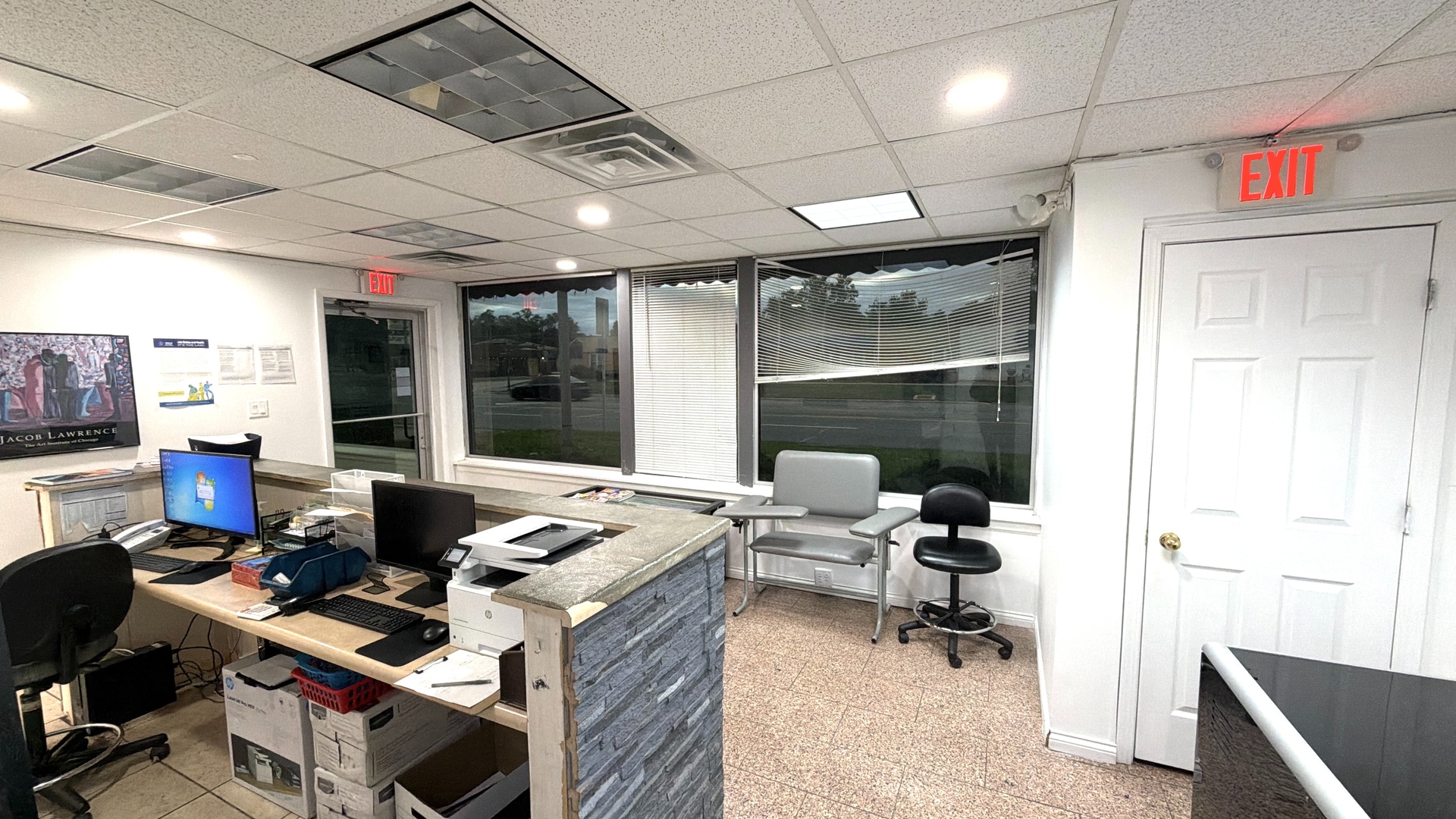 9243 S Roberts Road, Hickory Hills, IL 60457