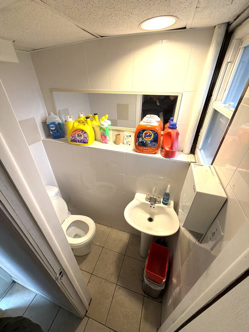 9243 S Roberts Road, Hickory Hills, IL 60457