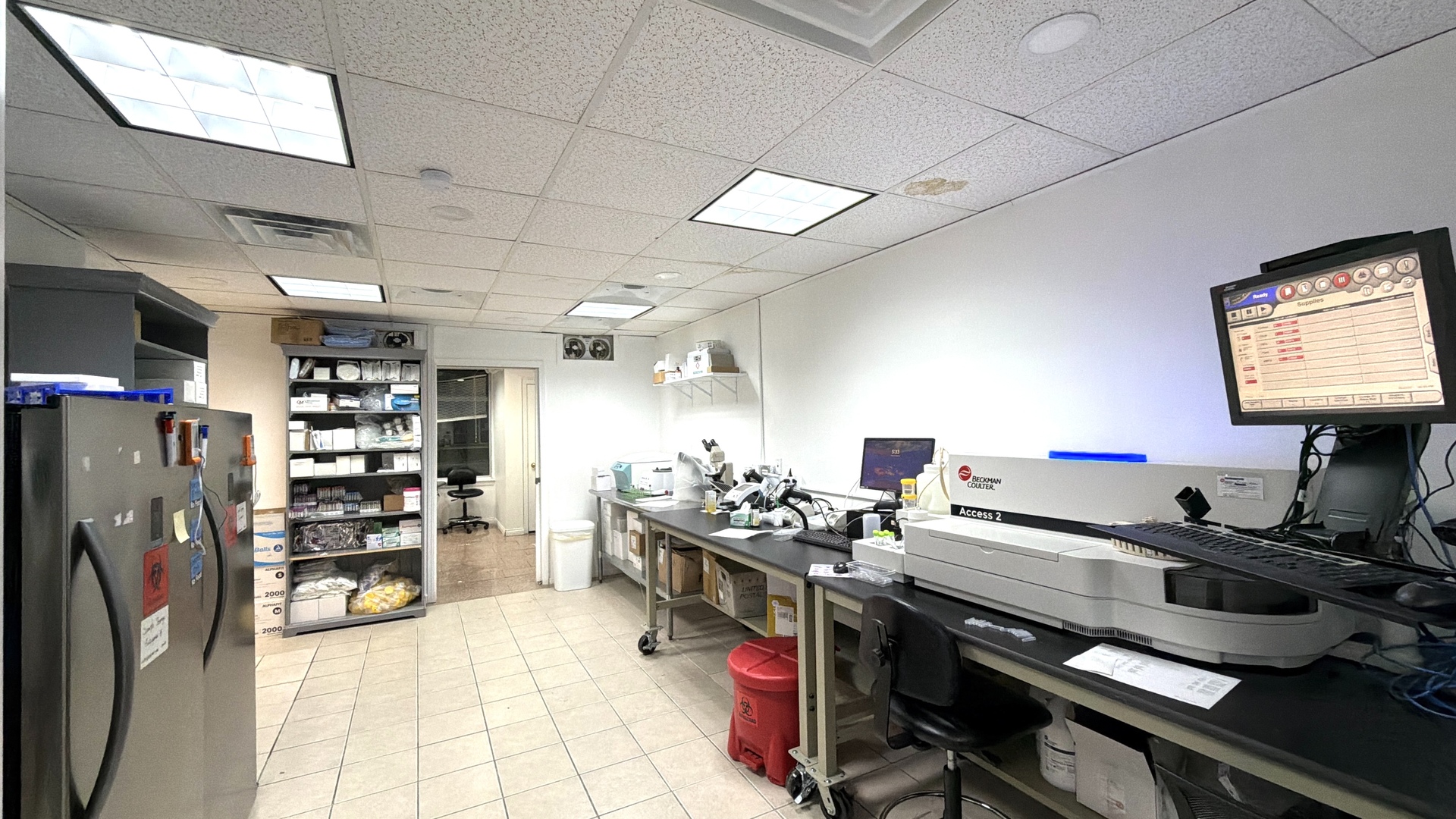 9243 S Roberts Road, Hickory Hills, IL 60457