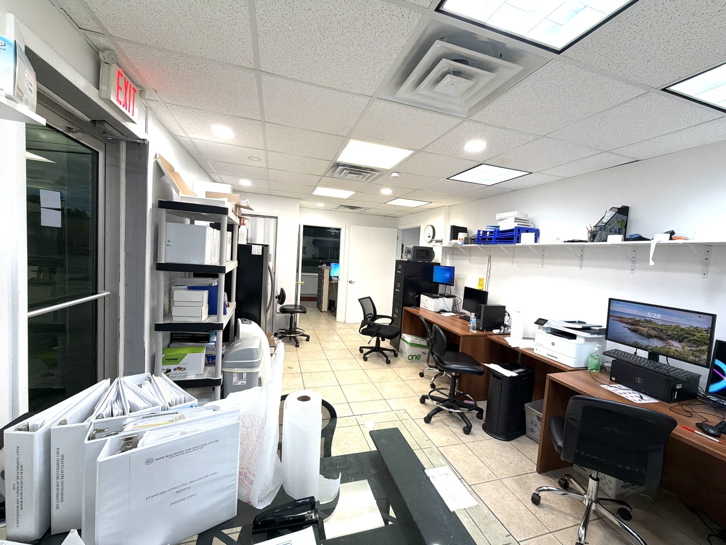 9243 S Roberts Road, Hickory Hills, IL 60457