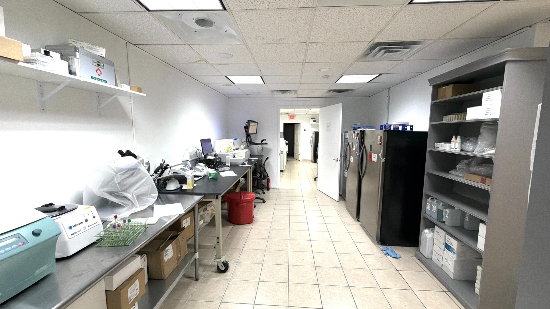 9243 S Roberts Road, Hickory Hills, IL 60457