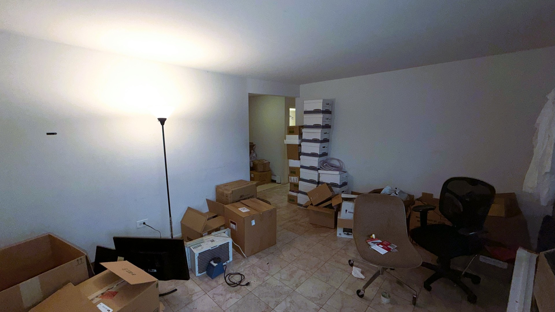 9243 S Roberts Road, Hickory Hills, IL 60457