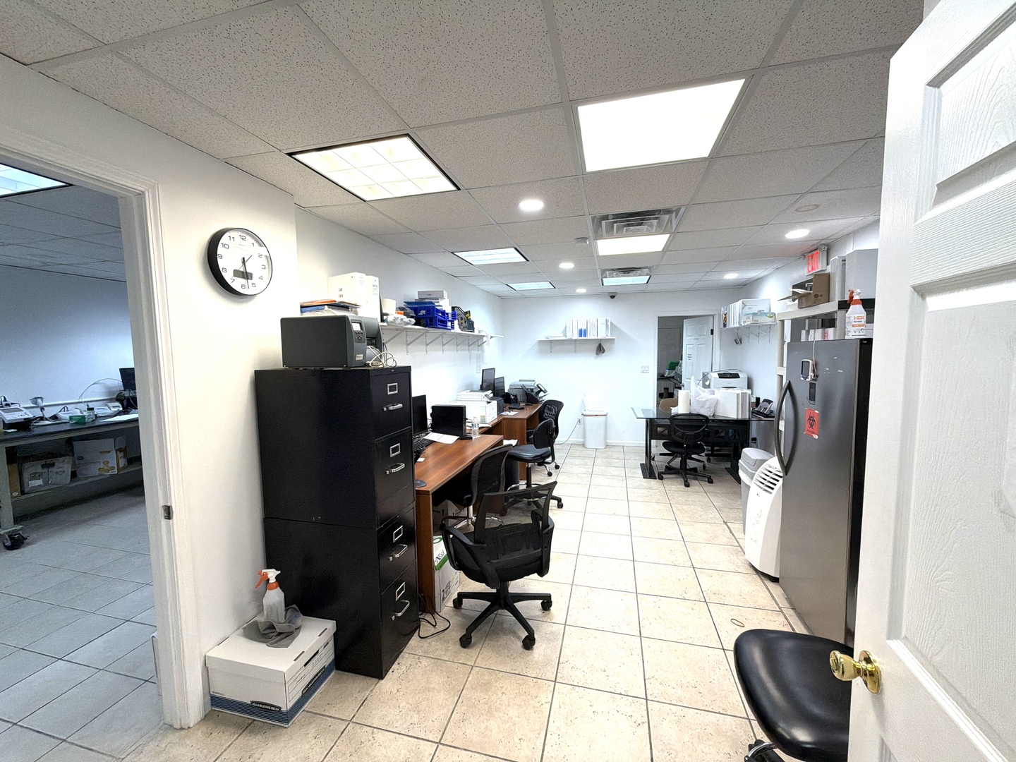 9243 S Roberts Road, Hickory Hills, IL 60457