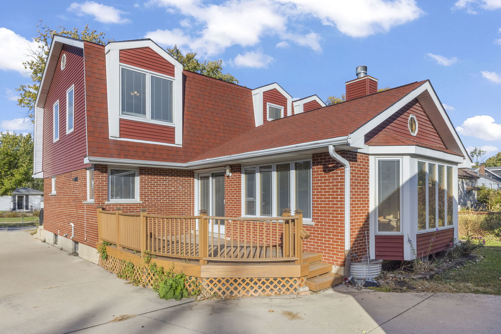 239 S Park Street, Westmont, IL 60559