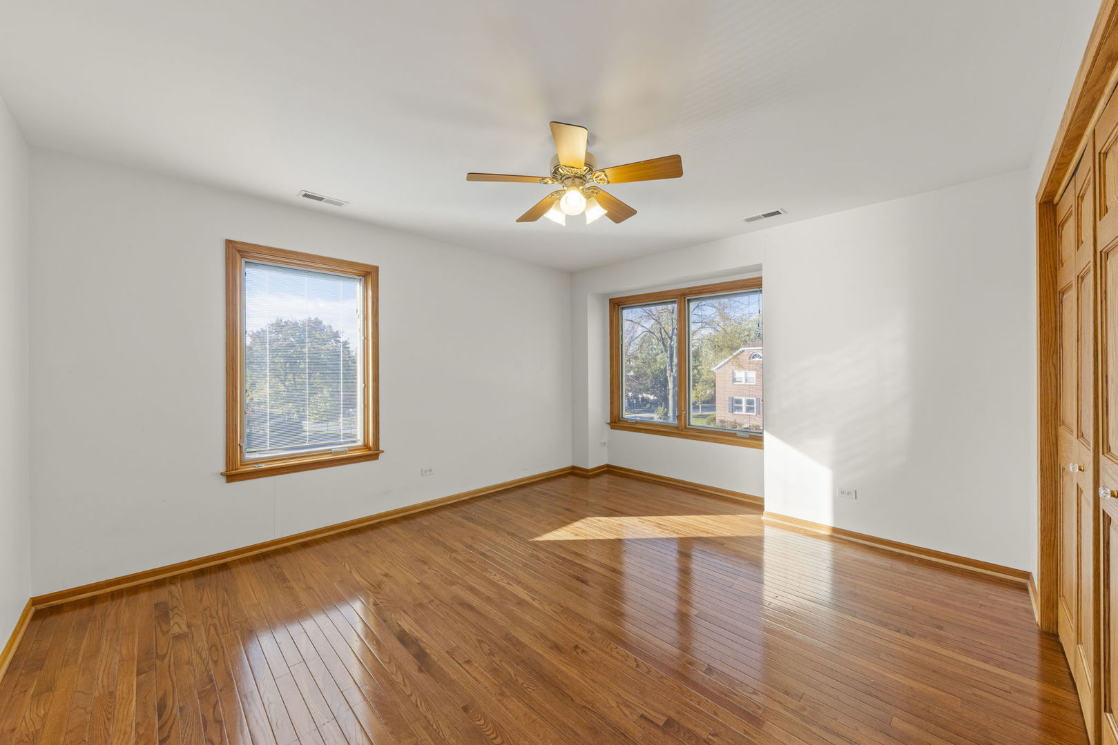 239 S Park Street, Westmont, IL 60559