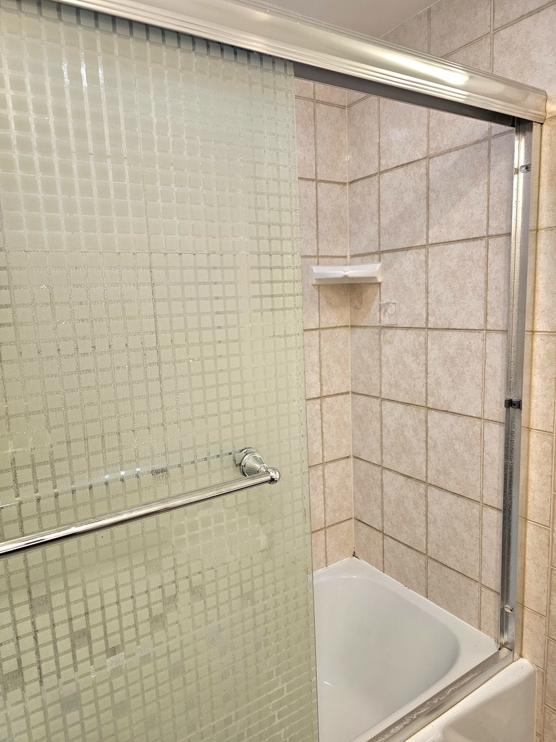 350 Brainerd Avenue #7A, Libertyville, IL 60048