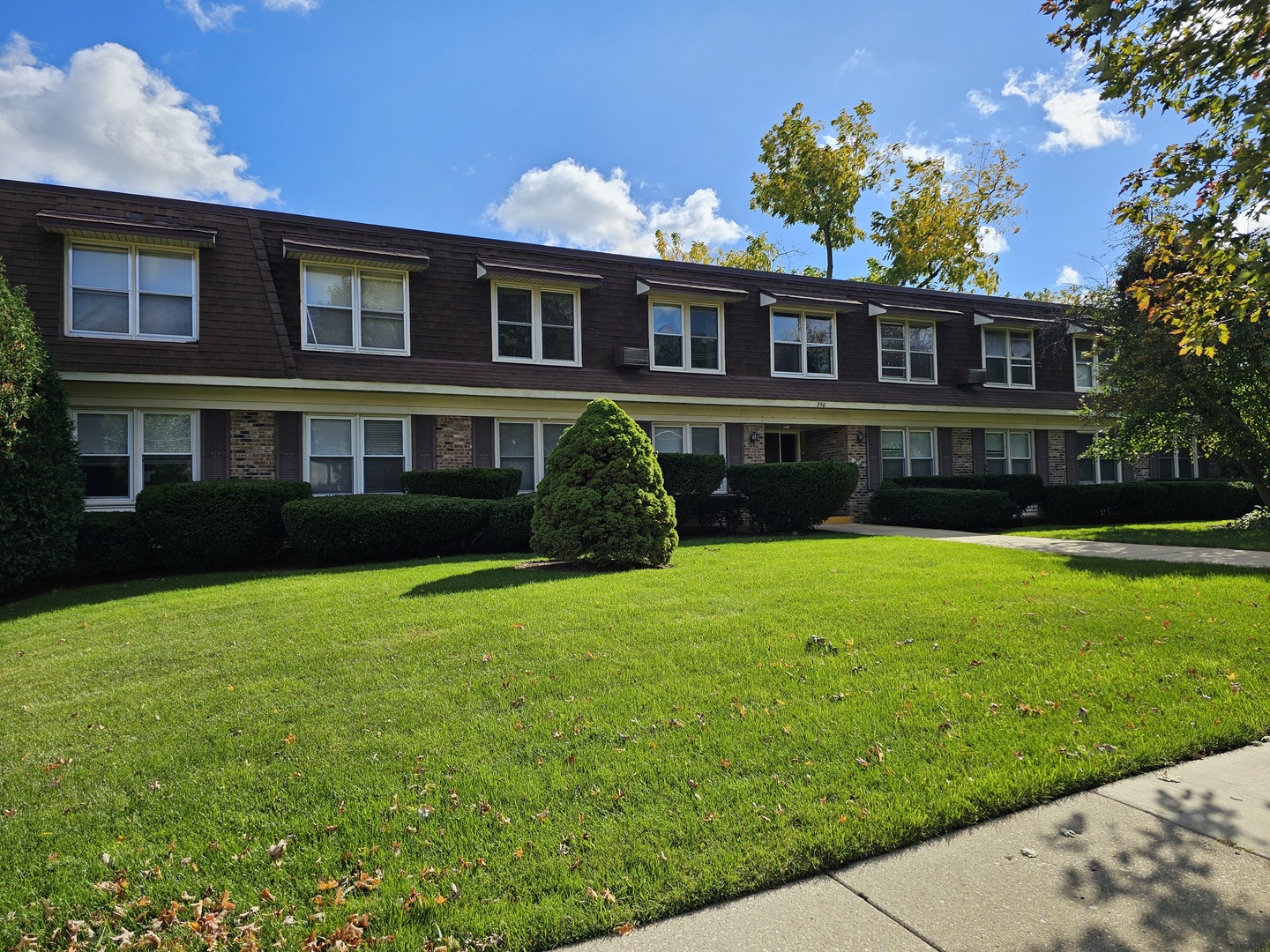 350 Brainerd Avenue #7A, Libertyville, IL 60048
