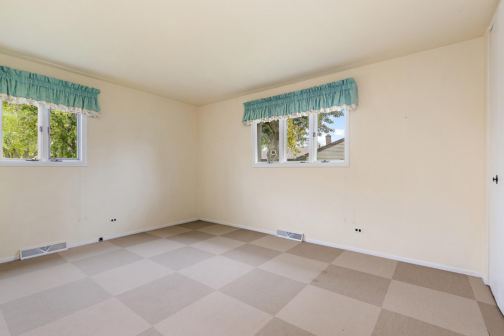 10330 Hilltop Drive, Orland Park, IL 60462