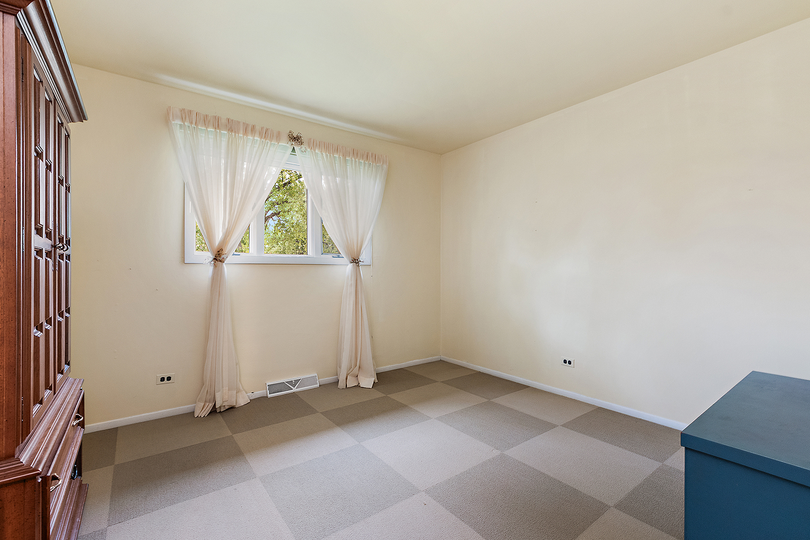 10330 Hilltop Drive, Orland Park, IL 60462