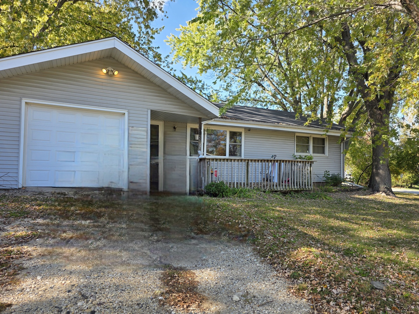 200 S Beck Road, Lindenhurst, IL 60046