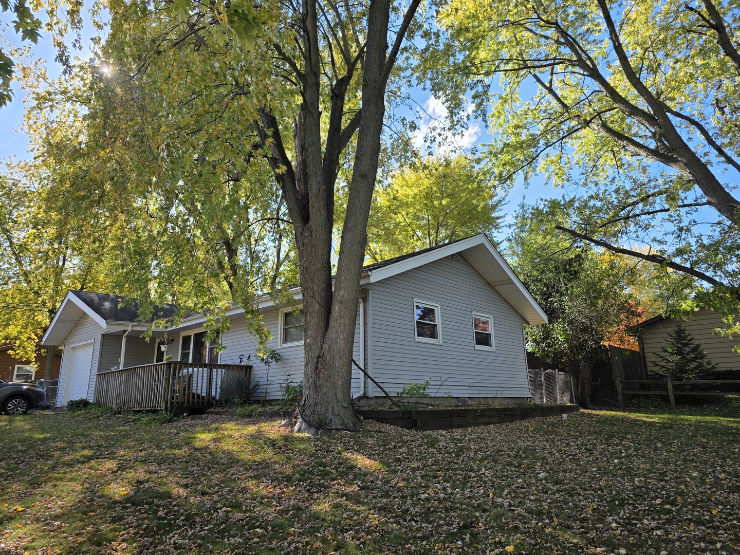 200 S Beck Road, Lindenhurst, IL 60046